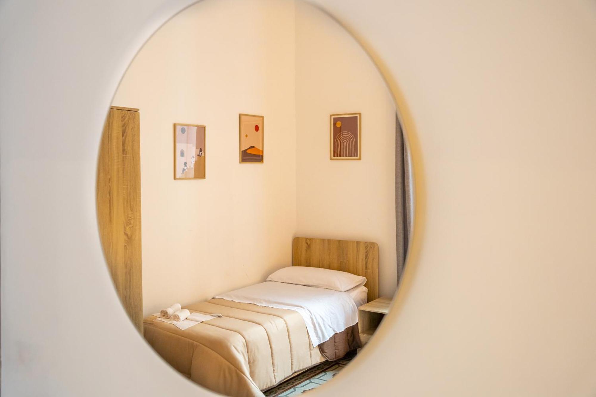 Centro Stazione Aeroporto Wi-Fi&Self Check-In Apartment Палермо Екстериор снимка